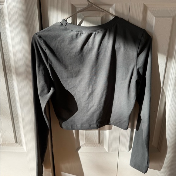 Women's Gray Long Sleeve Crop Top - Picture 5 of 6